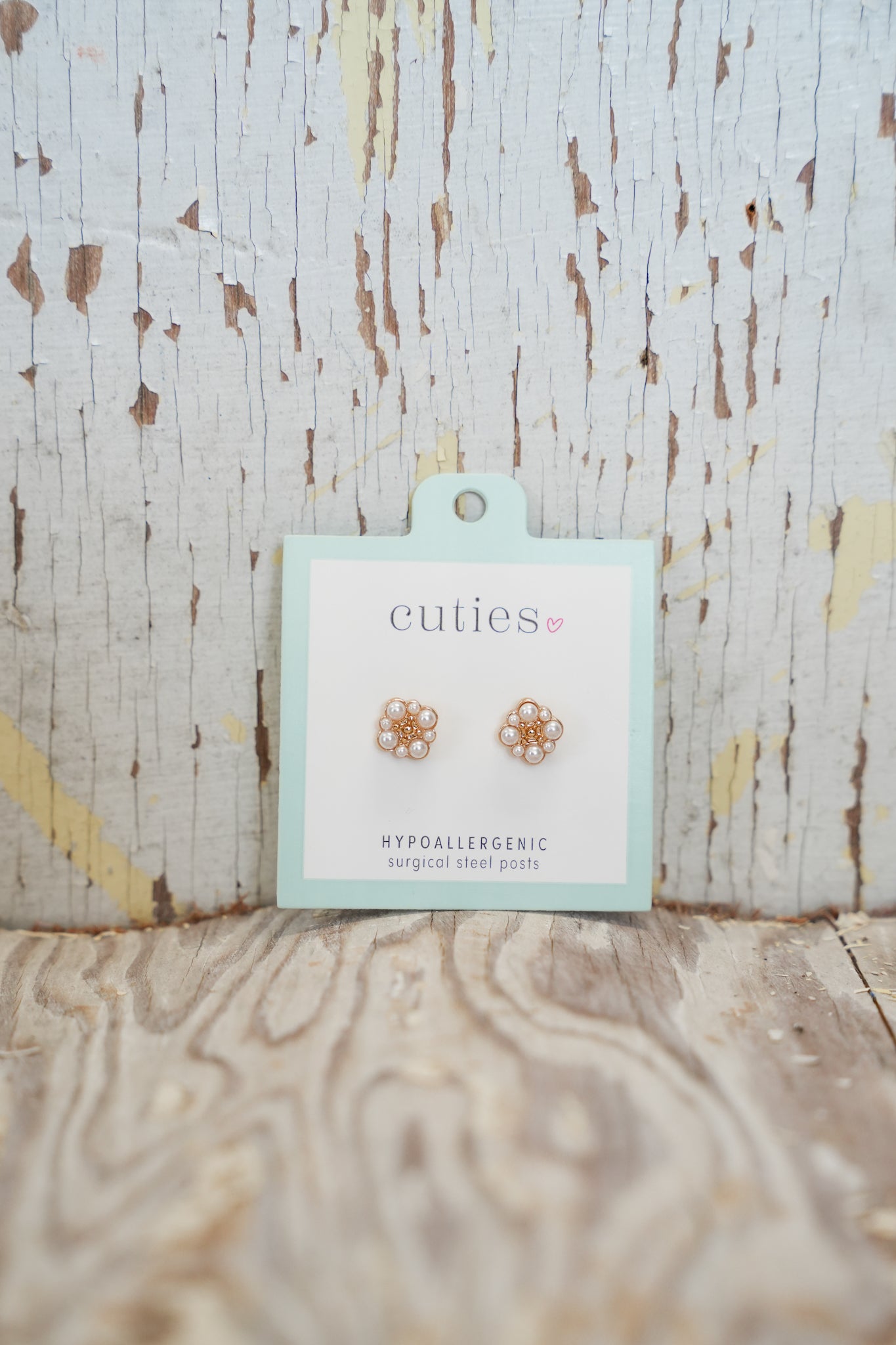 CUTIES PEARL STUD EARRINGS
