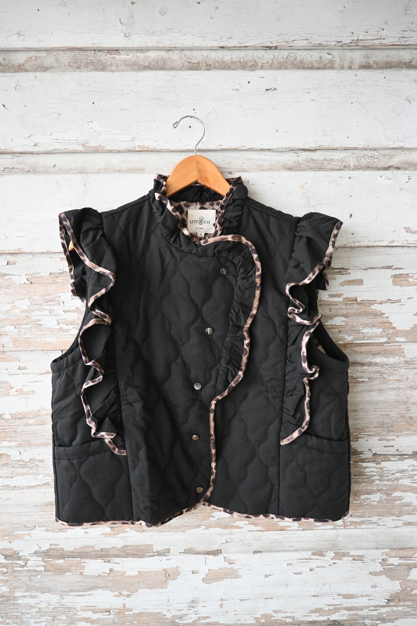 LEOPARD PRINT BLACK VEST