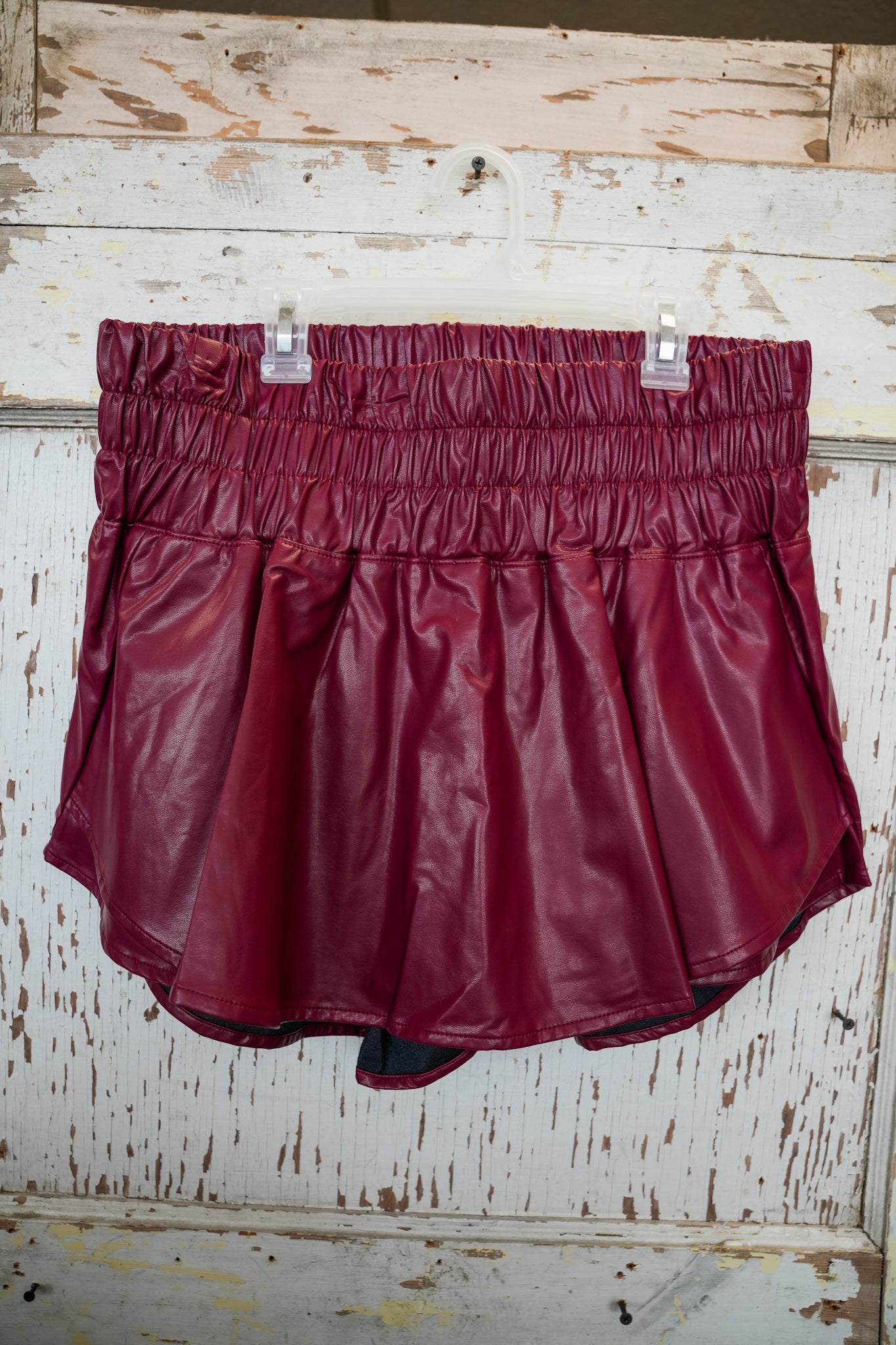 LEATHER SPORTY SKORT WINE